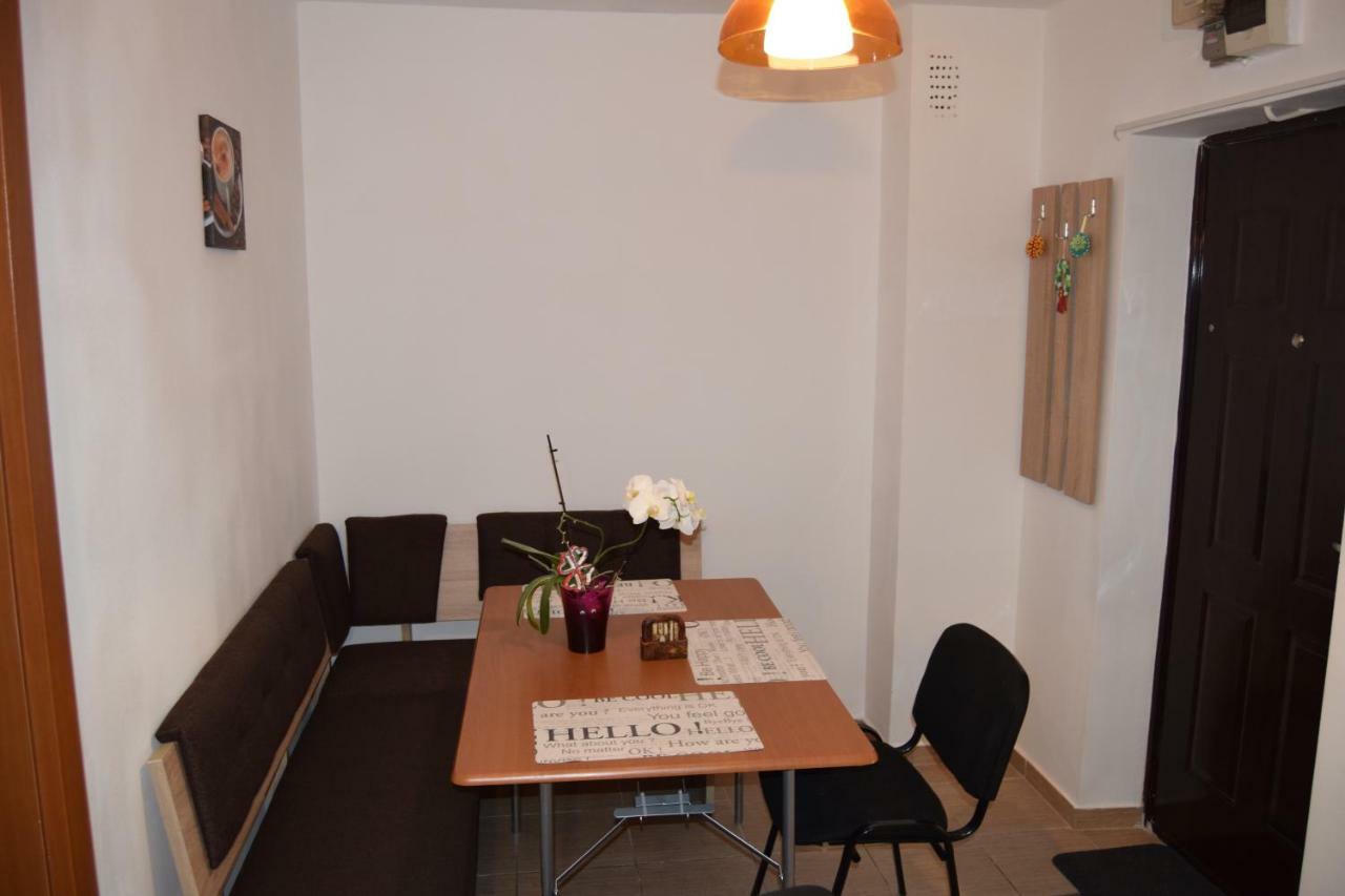 Central Appartment St'S Martin Church Brasov Exterior photo